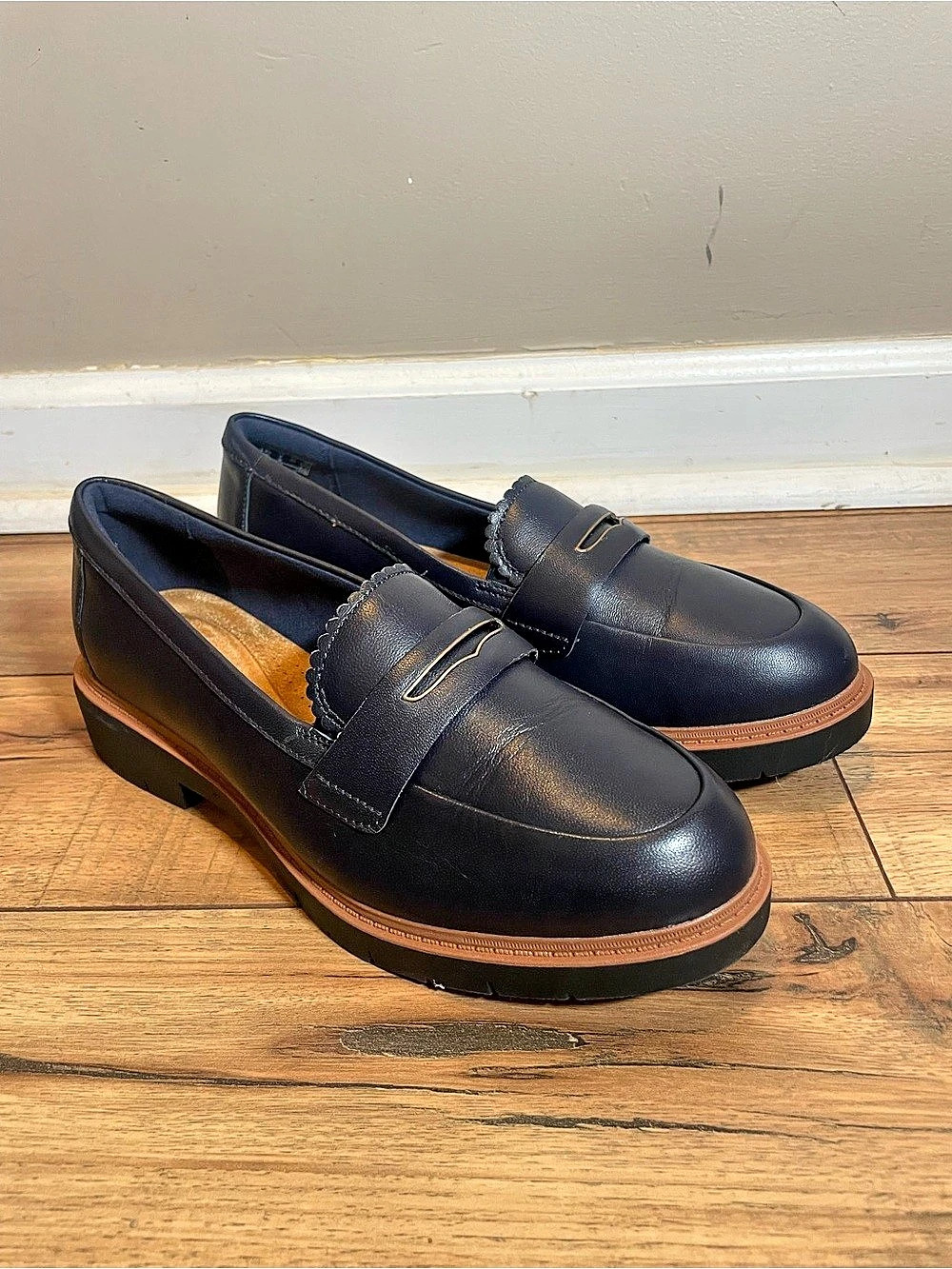 Clarks Westlynn Glow navy leather loafers
